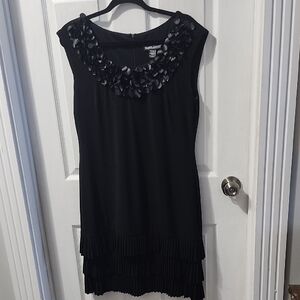 Frank Lyman Size 14 Dress Ruffle Neckline Elagant Black Layered Bottom